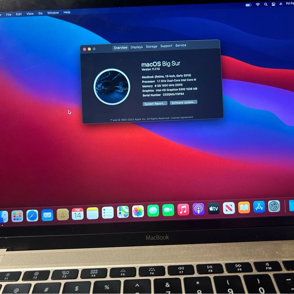 Apple macbook(PERFECT CONDITION)